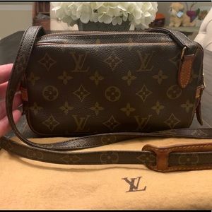 Louis Vuitton Vintage Pochette Marly Bandouliere!